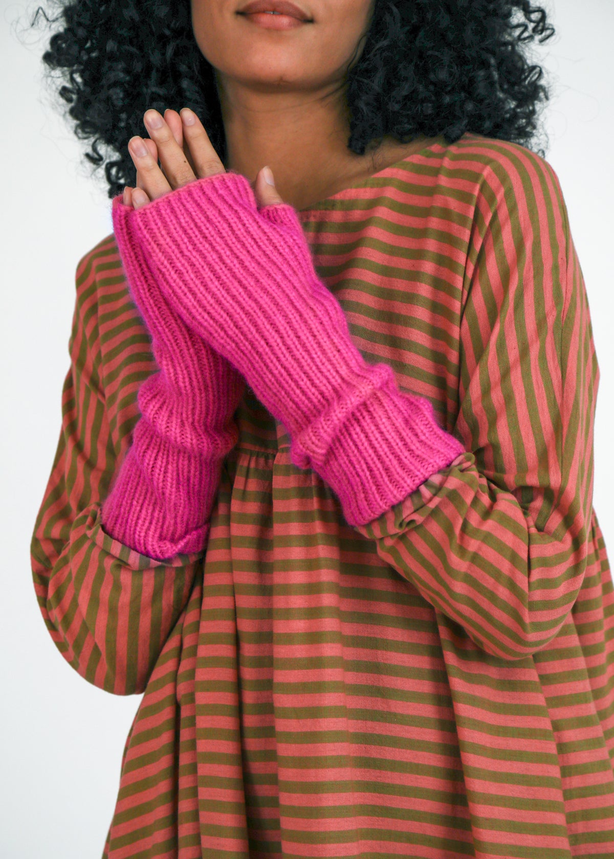 Suri Pujpu Gloves