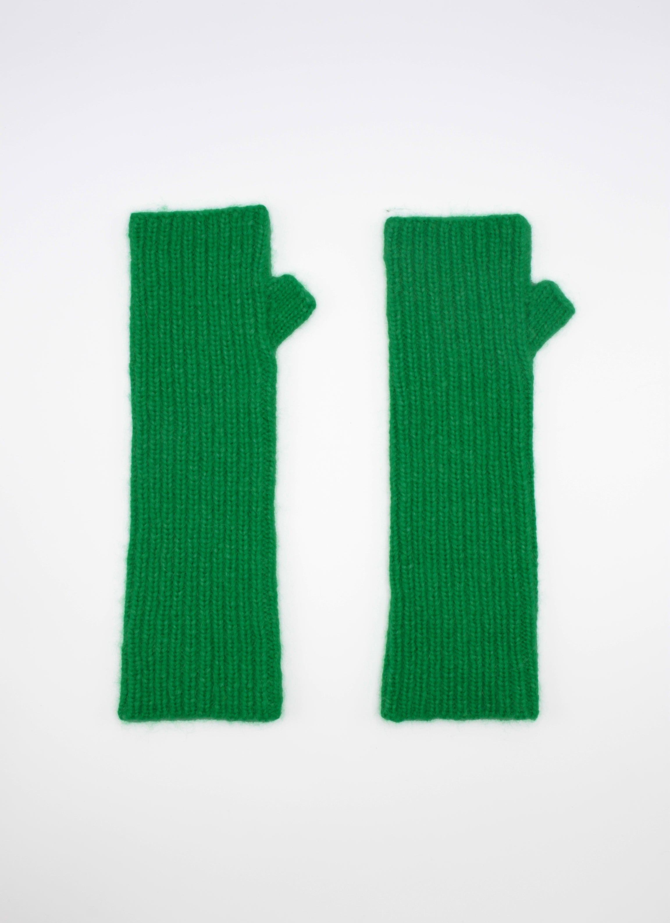 Suri Pujpu Gloves