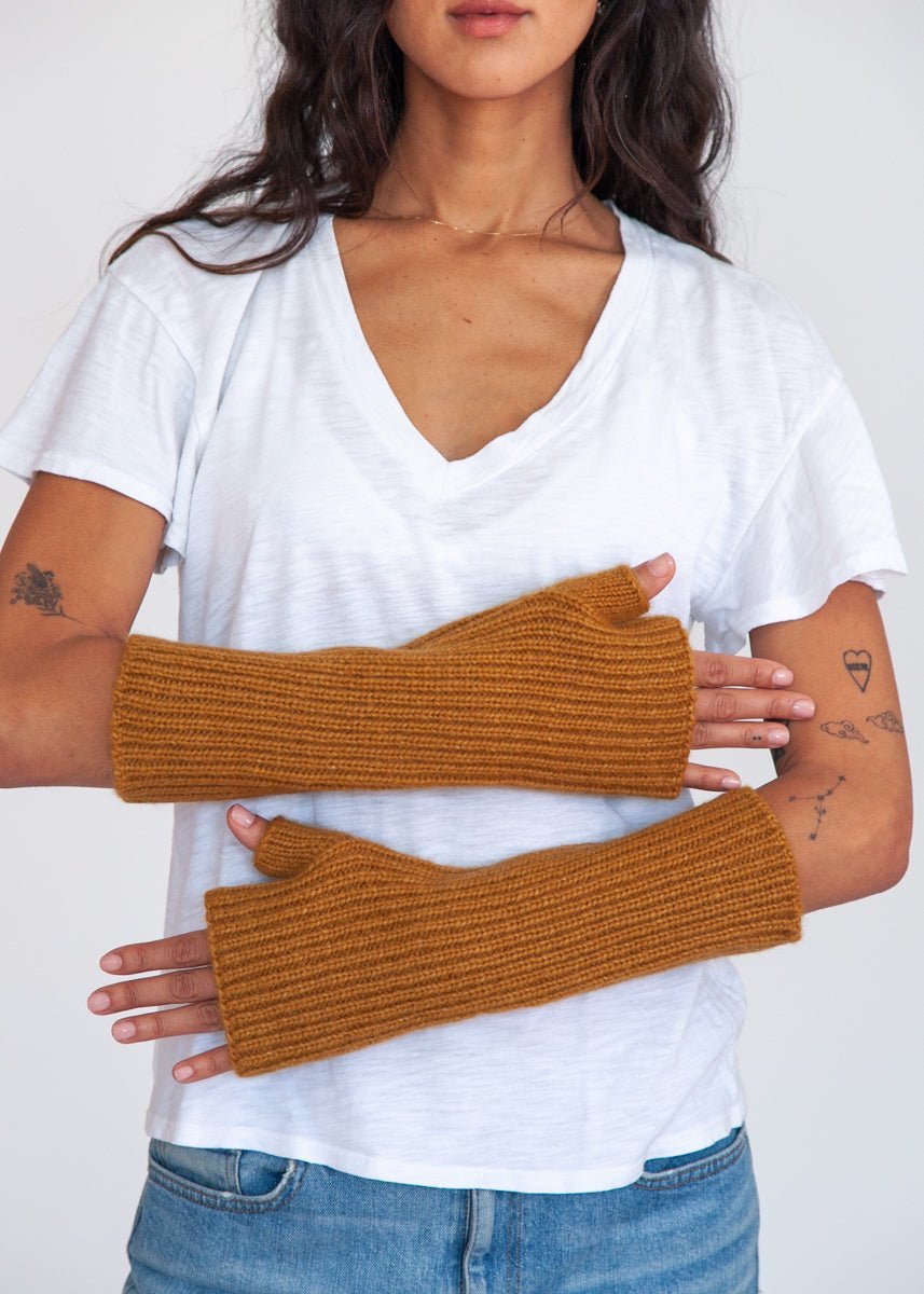 Suri Pujpu Gloves, Mustard